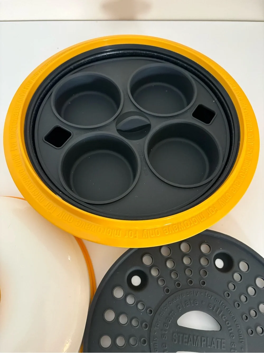 Microwave-Safe Steamer Bowl in Yellow and White with Snap Lid